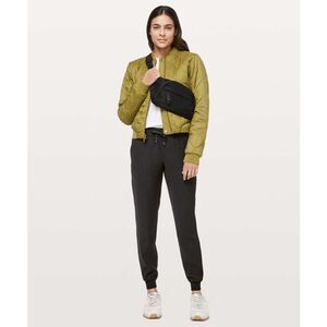 EUC Size 6 Lululemon On The Fly Jogger